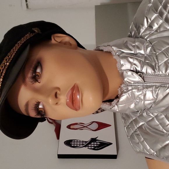 Time and Tru Reversible puffer Vest - Picture 3 of 16